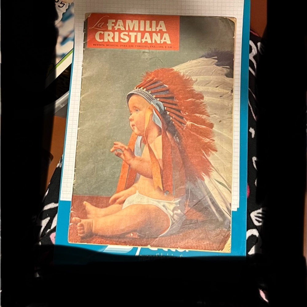 Vintage La Familia Cristiana Magazine with Baby Cover enero 1970